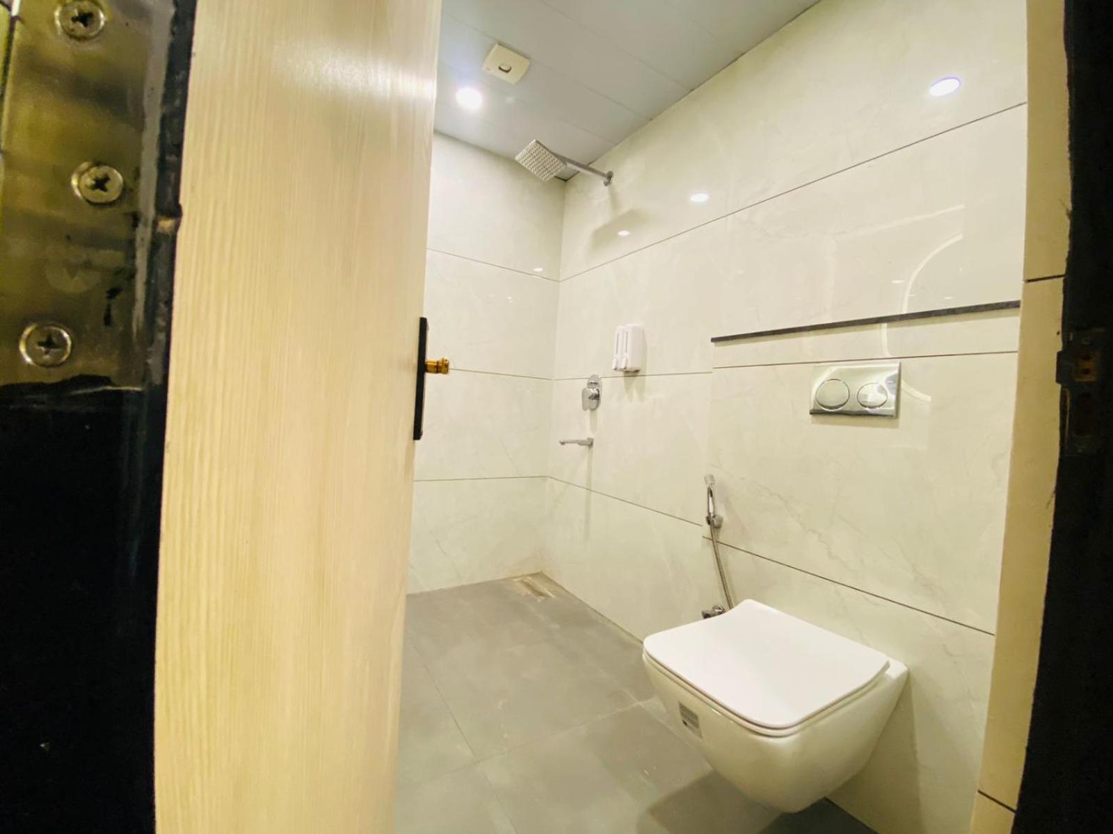 Hotel Holiday Grand Greater Noida Ngoại thất bức ảnh