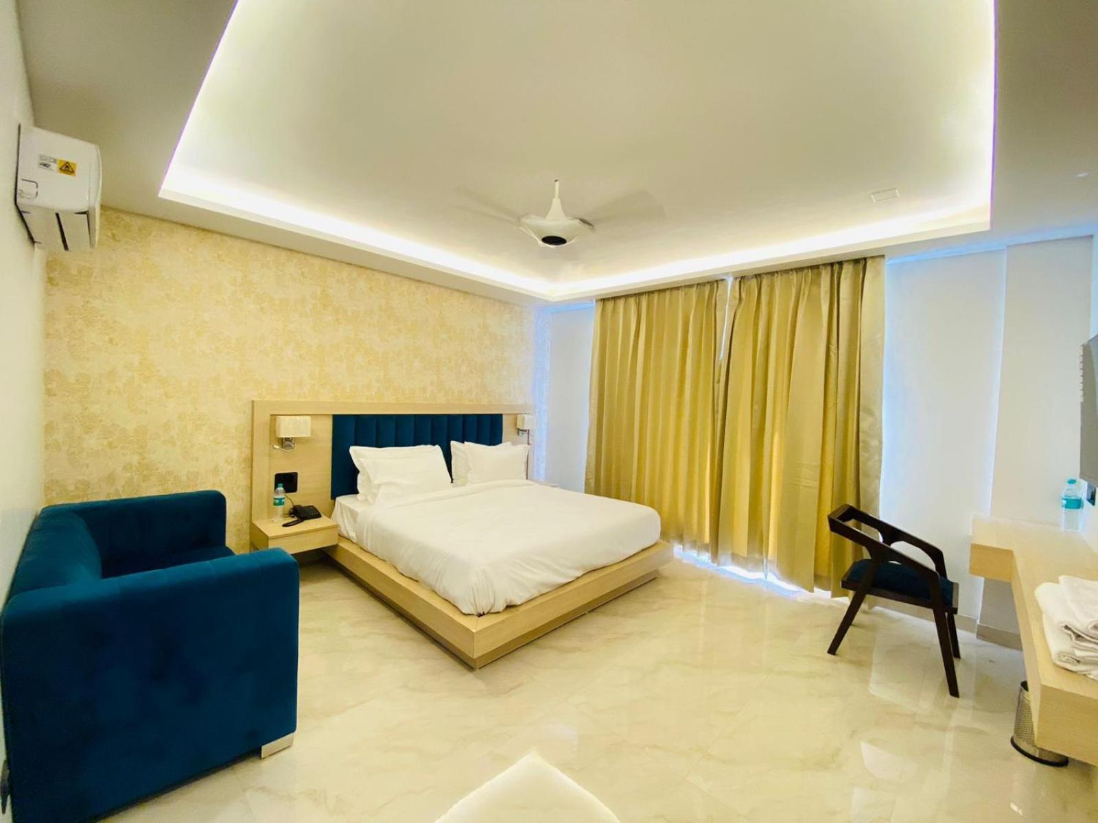 Hotel Holiday Grand Greater Noida Ngoại thất bức ảnh
