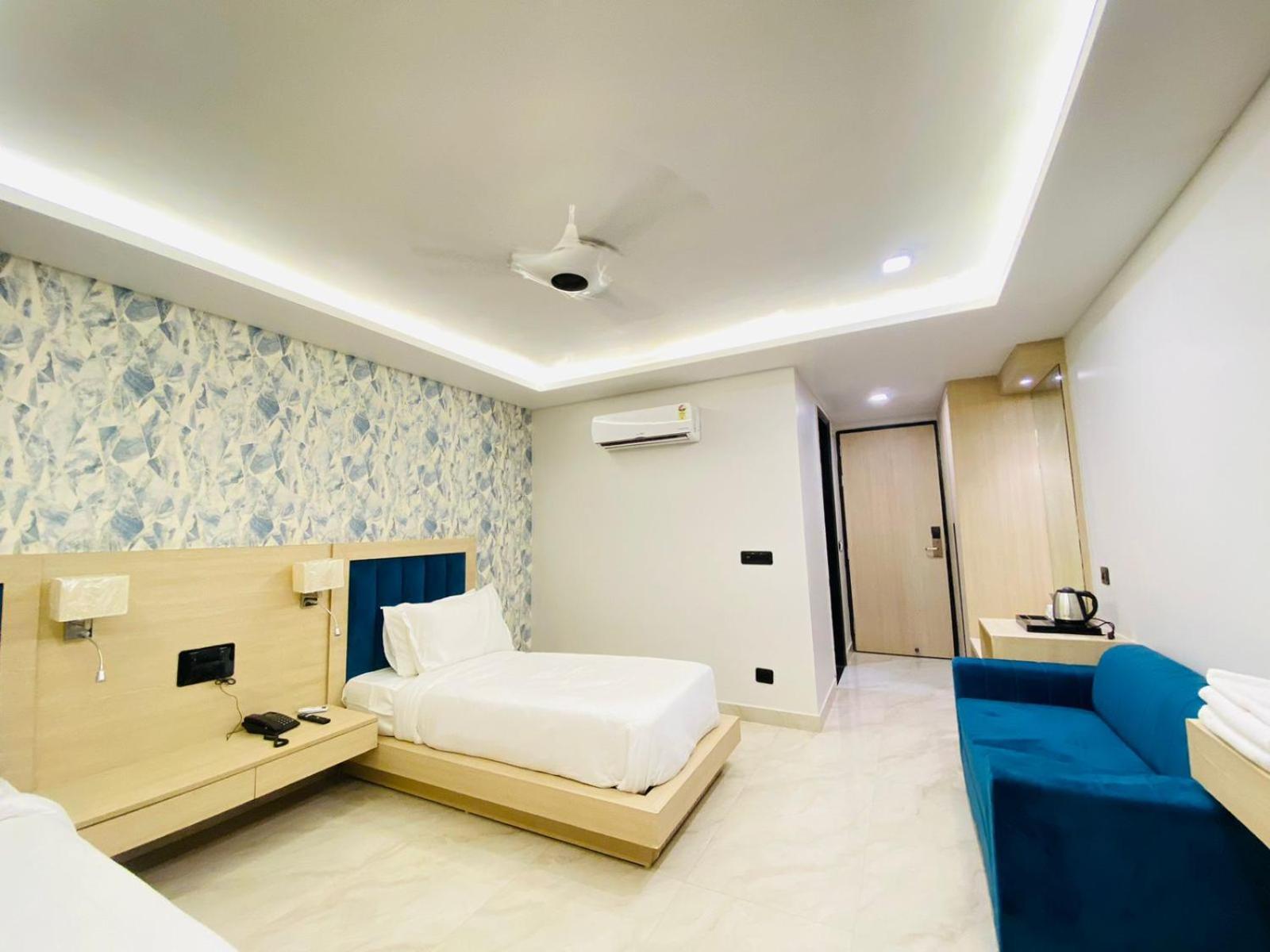 Hotel Holiday Grand Greater Noida Ngoại thất bức ảnh