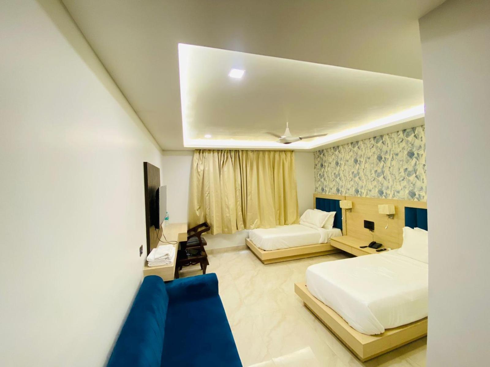 Hotel Holiday Grand Greater Noida Ngoại thất bức ảnh
