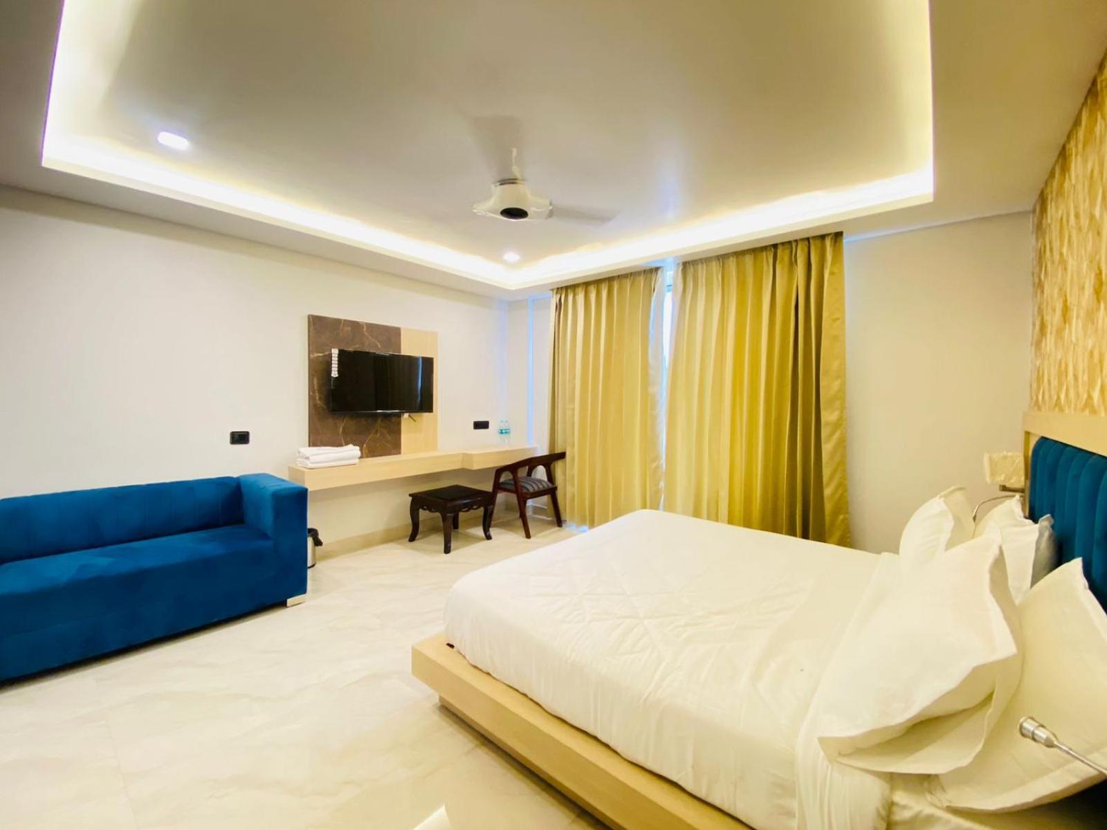 Hotel Holiday Grand Greater Noida Ngoại thất bức ảnh