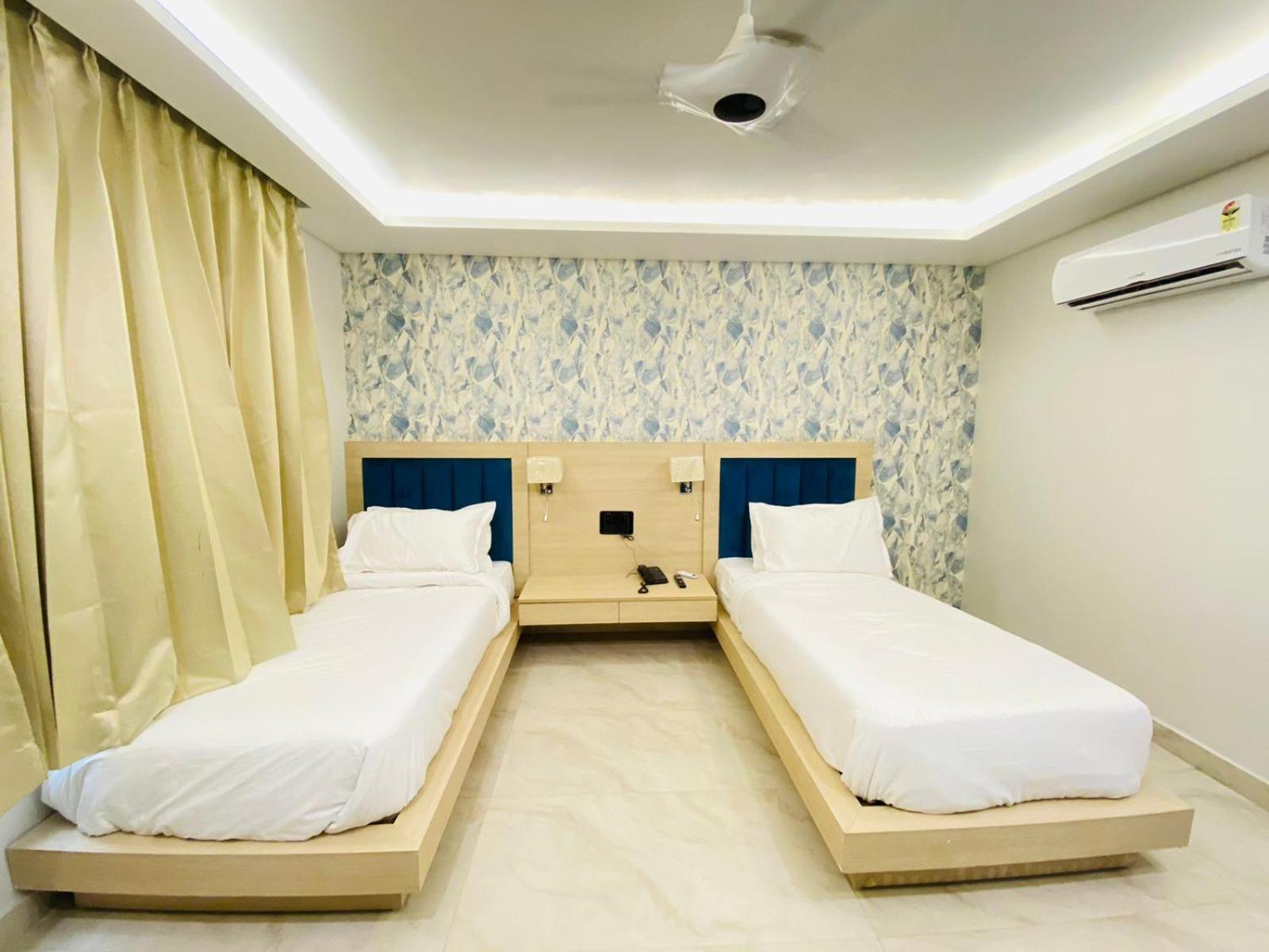 Hotel Holiday Grand Greater Noida Ngoại thất bức ảnh