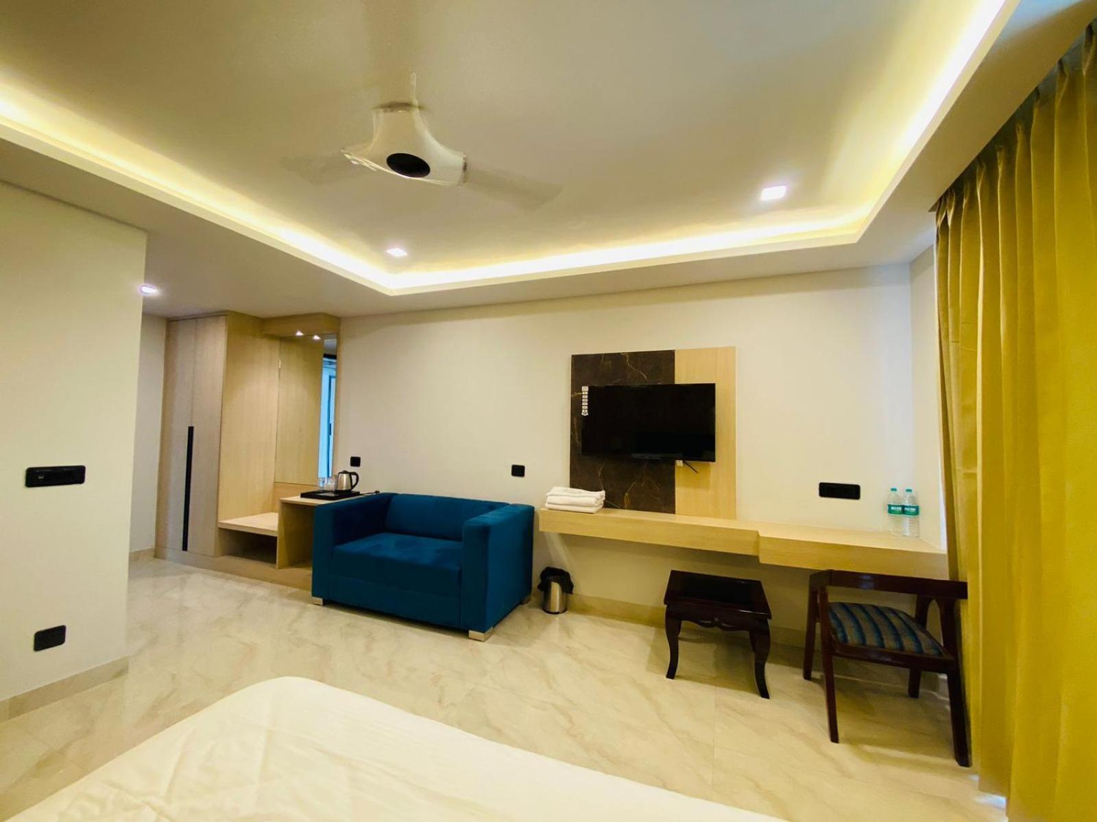 Hotel Holiday Grand Greater Noida Ngoại thất bức ảnh