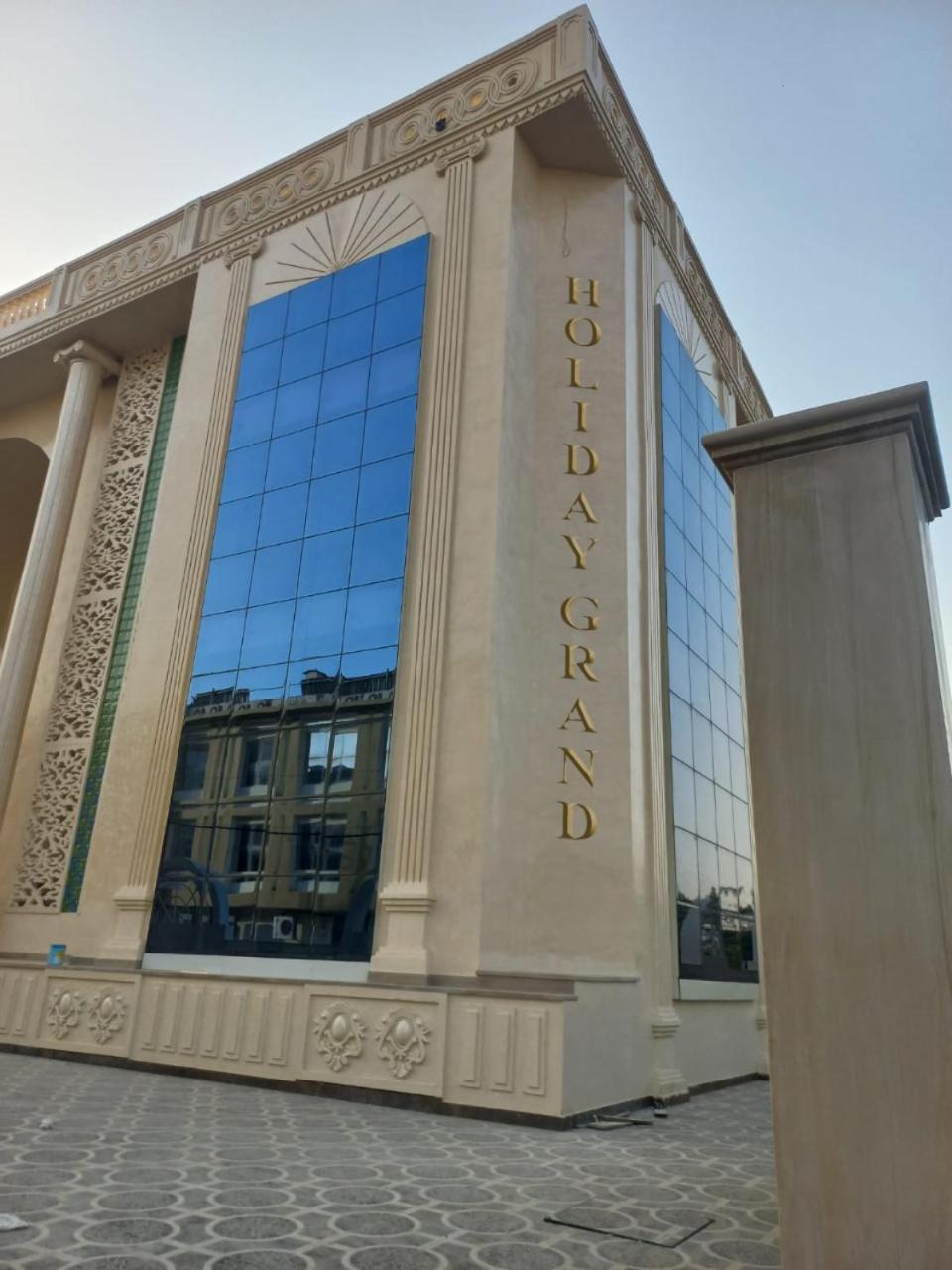 Hotel Holiday Grand Greater Noida Ngoại thất bức ảnh