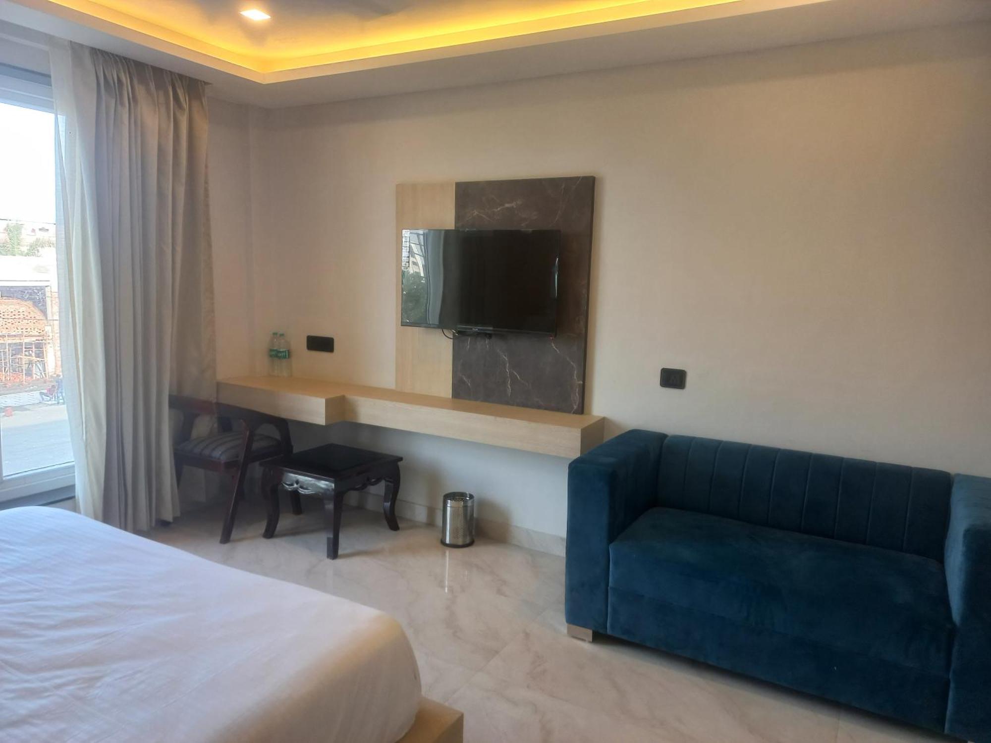Hotel Holiday Grand Greater Noida Ngoại thất bức ảnh