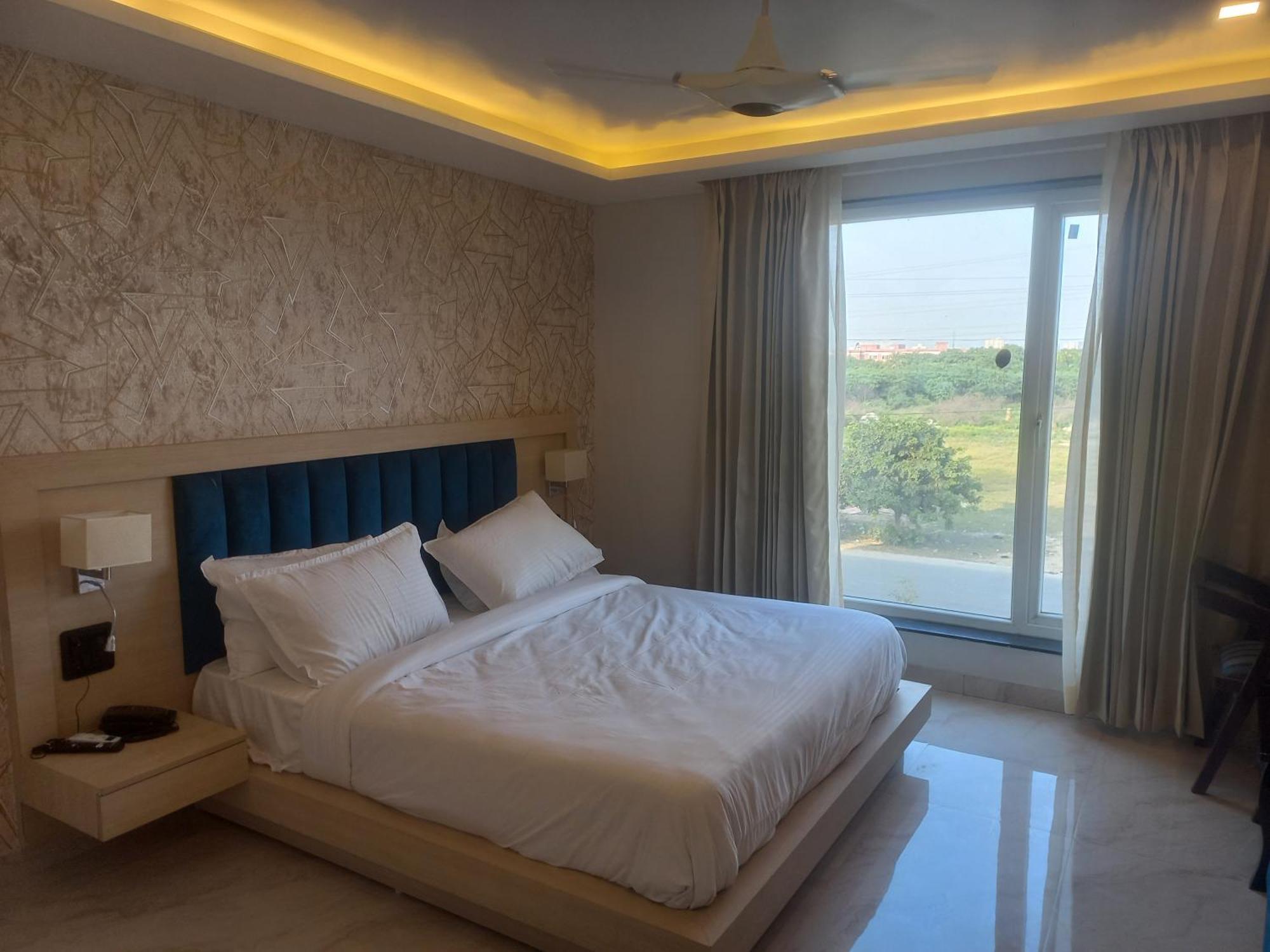 Hotel Holiday Grand Greater Noida Ngoại thất bức ảnh